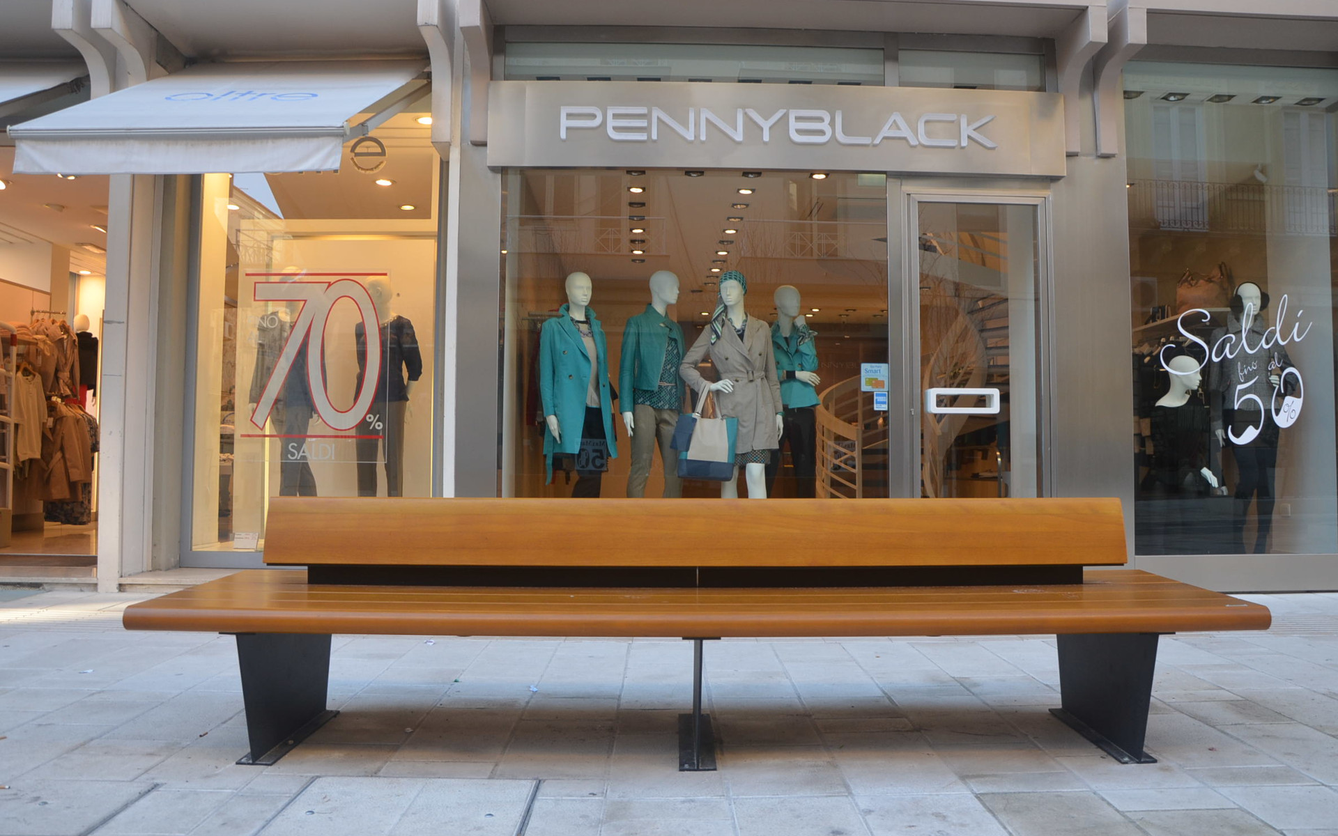 CANAPÉ A — Metalco